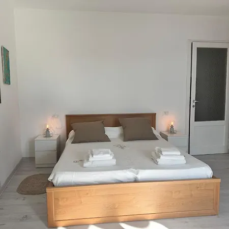 Breva E Tivan Von World By Interhome Blevio
